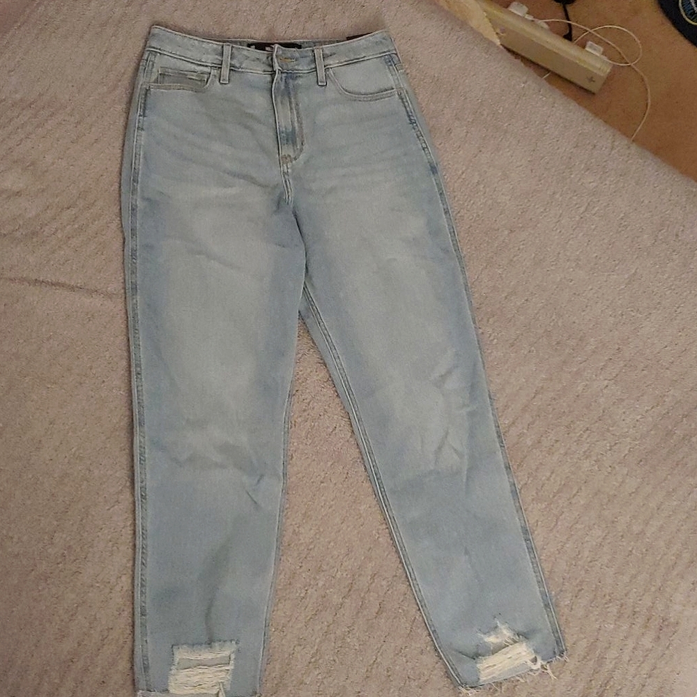 Never Worn! Ultra High-Rise Mom Jeans: Hollister